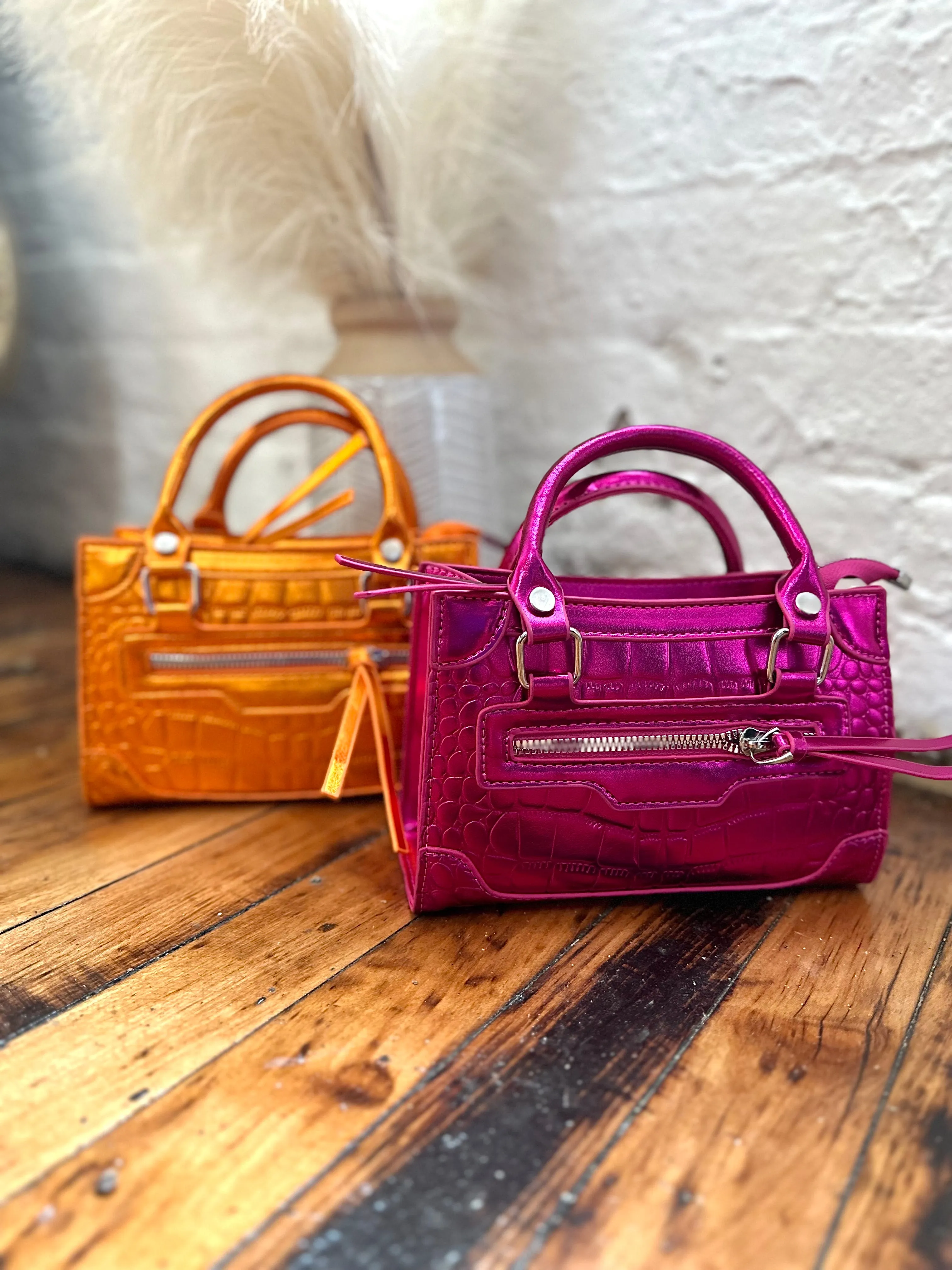 Mela Metallic Bag